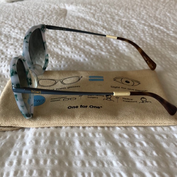 Toms Teal Tortoise Fade Sunglasses main image 5